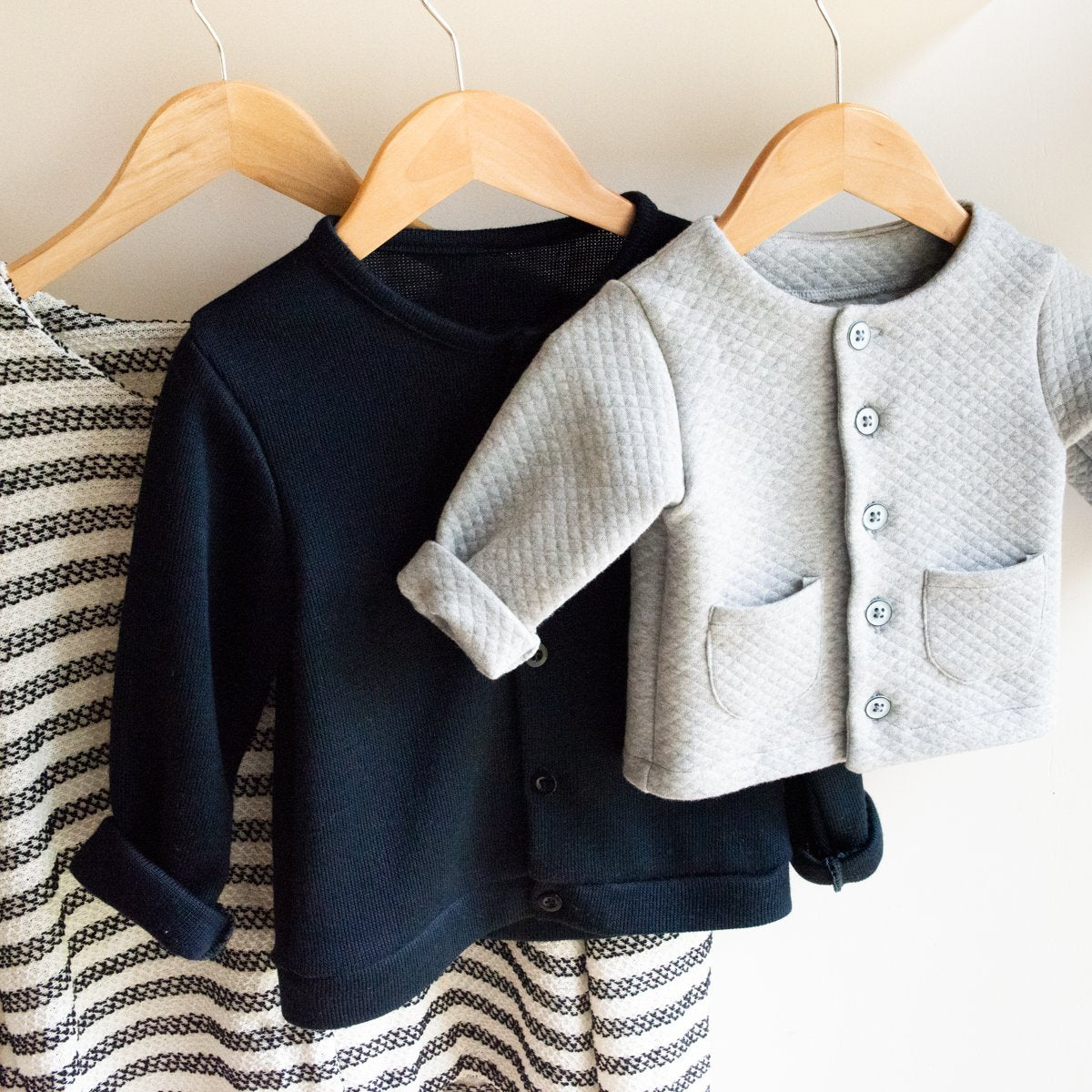 Ikatee - VIC Adult Cardigan - 34/46 - Paper Sewing Pattern
