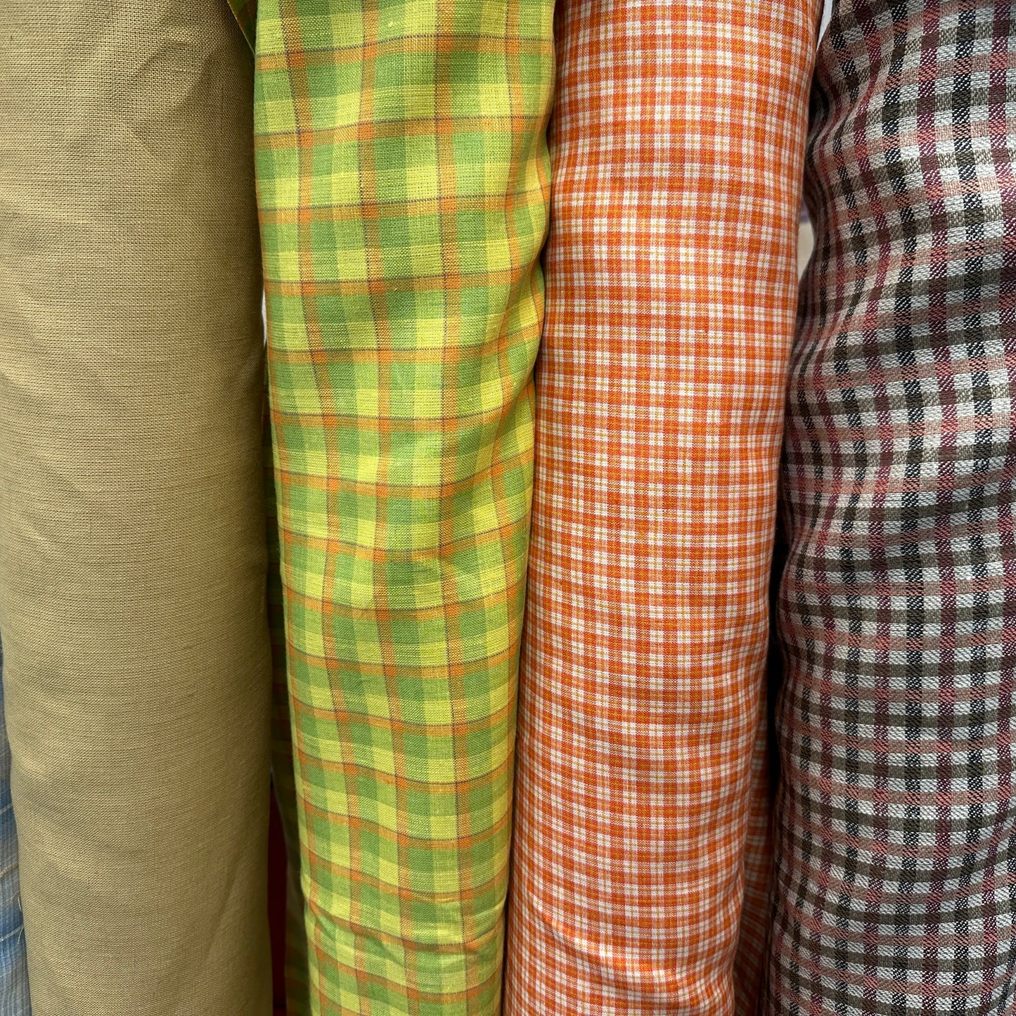 European Linen - Golden Brown - 60"