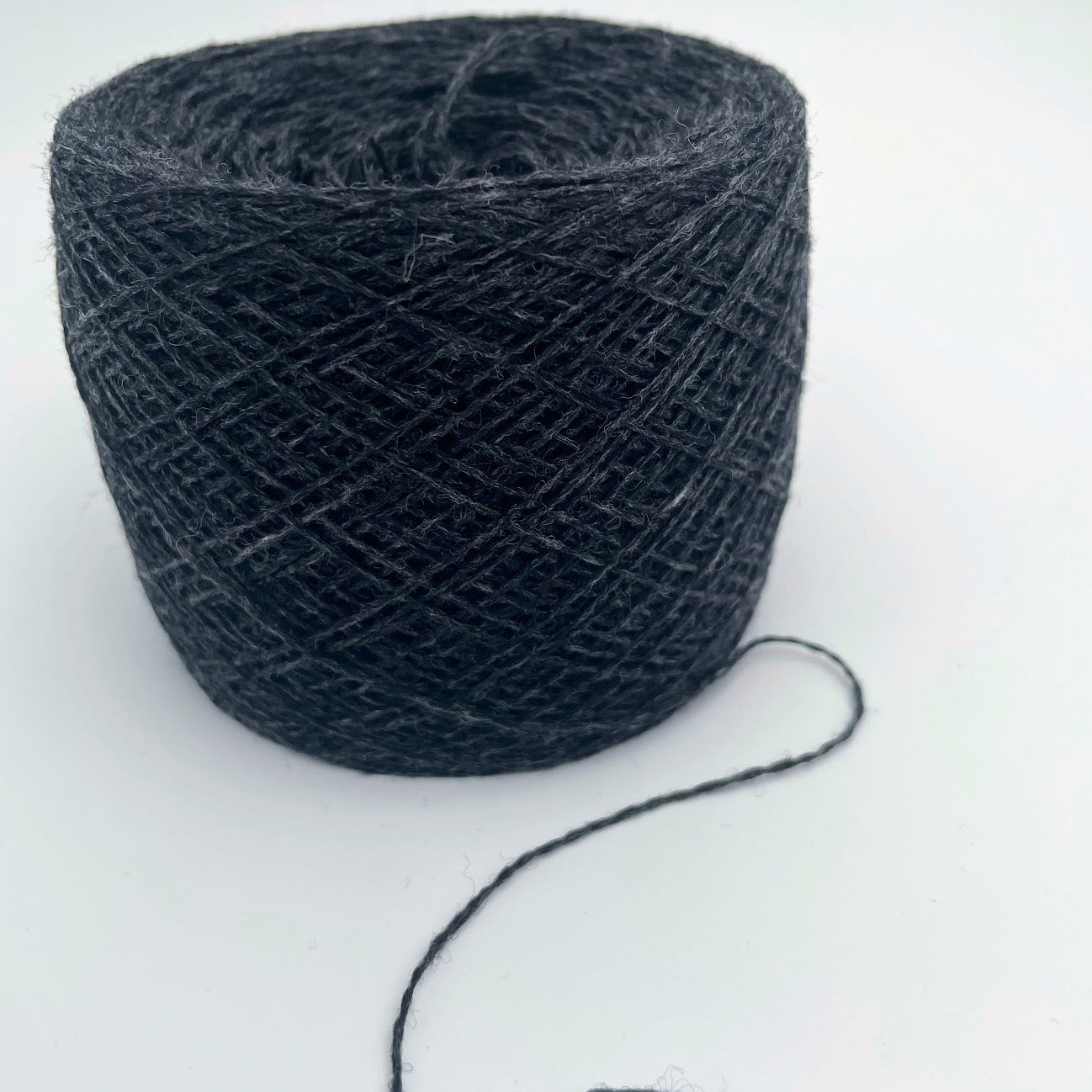 100% Cashmere Yarn - Deadstock Yarn - Made in Italy - Charcoal Grey - Lace Weight  - 100g